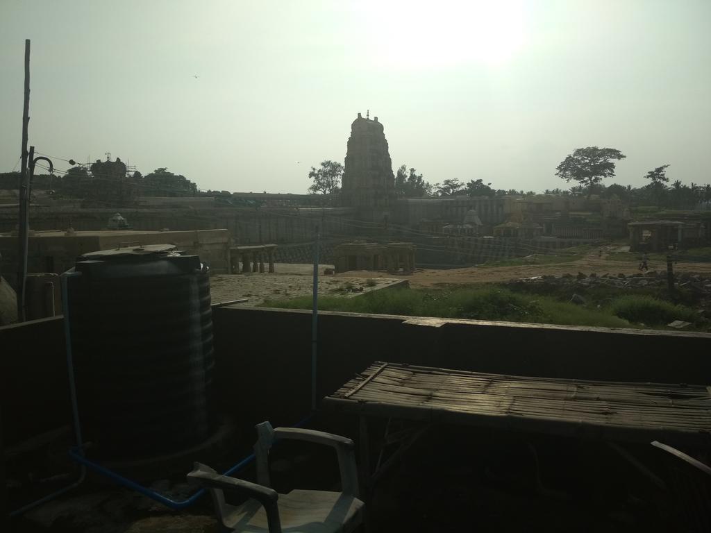Mayuram Homestay Hampi Luaran gambar